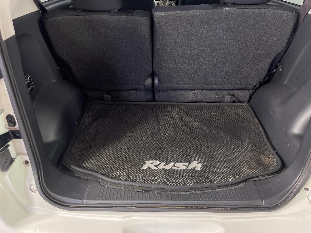 Photo '14' of Toyota Rush