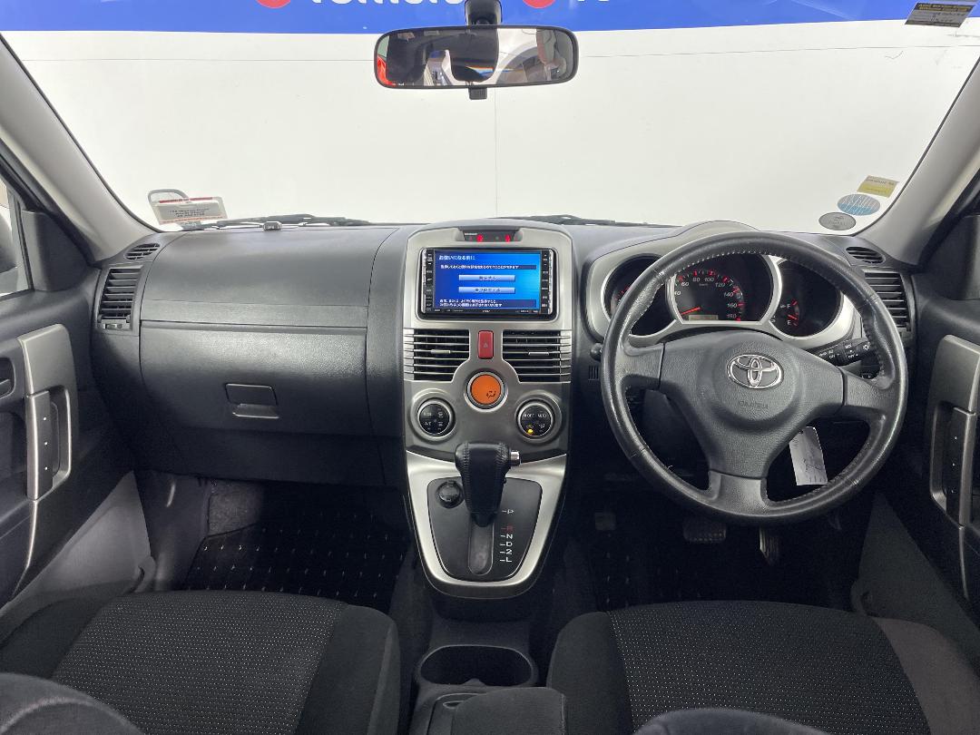 Photo '17' of Toyota Rush