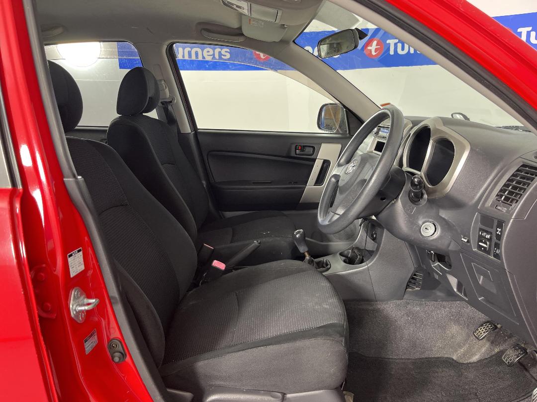 Photo '16' of Toyota Rush