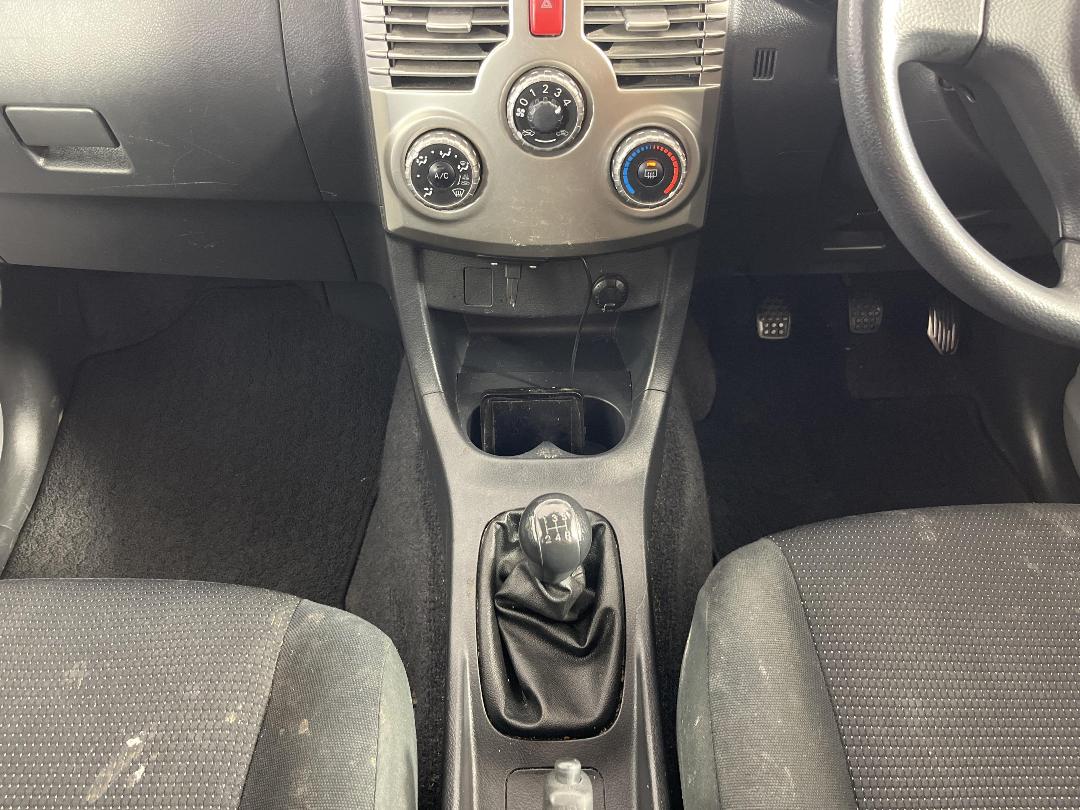 Photo '18' of Toyota Rush