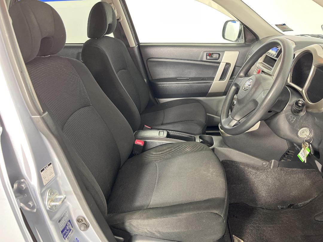 Photo '16' of Toyota Rush Photo '16' of Toyota Rush