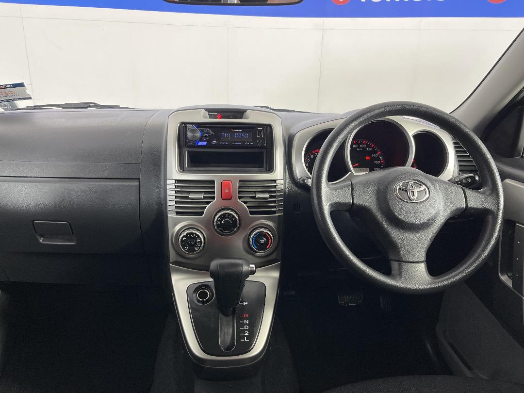 Photo '17' of Toyota Rush Photo '17' of Toyota Rush