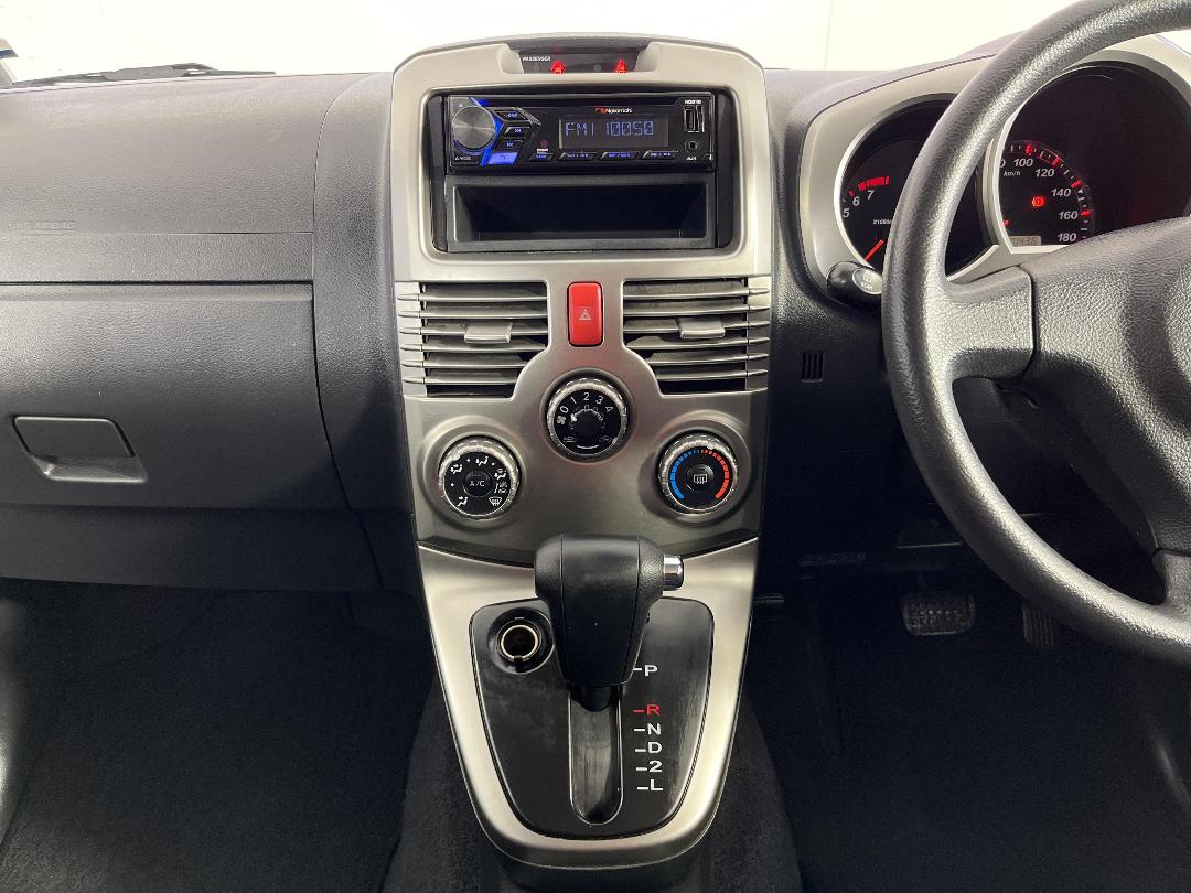 Photo '18' of Toyota Rush Photo '18' of Toyota Rush