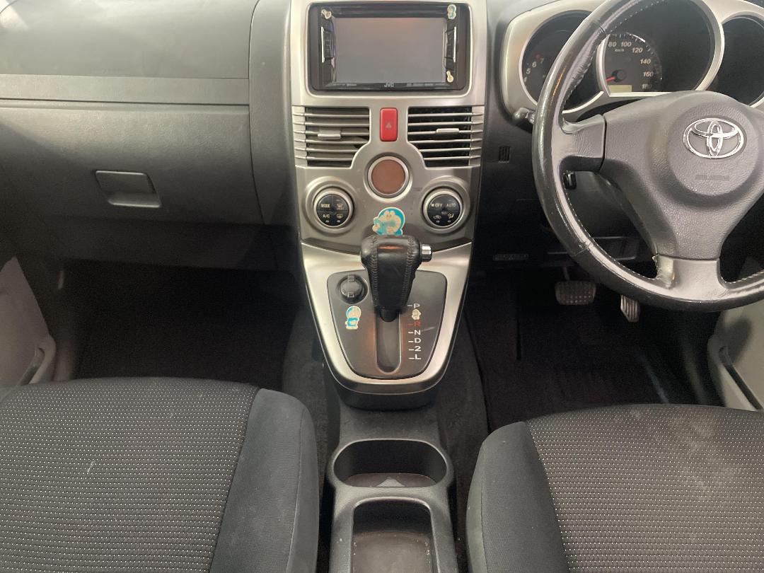 Photo '18' of Toyota Rush Photo '18' of Toyota Rush