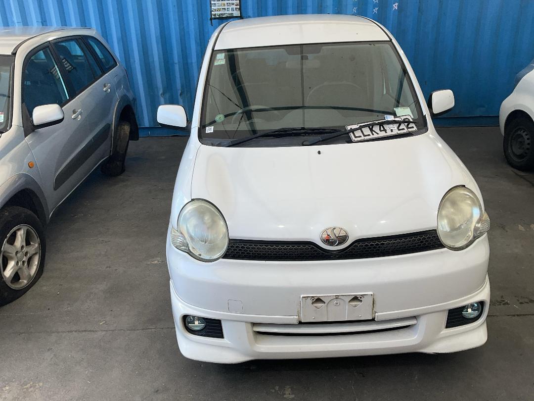 Photo '4' of Toyota Sienta