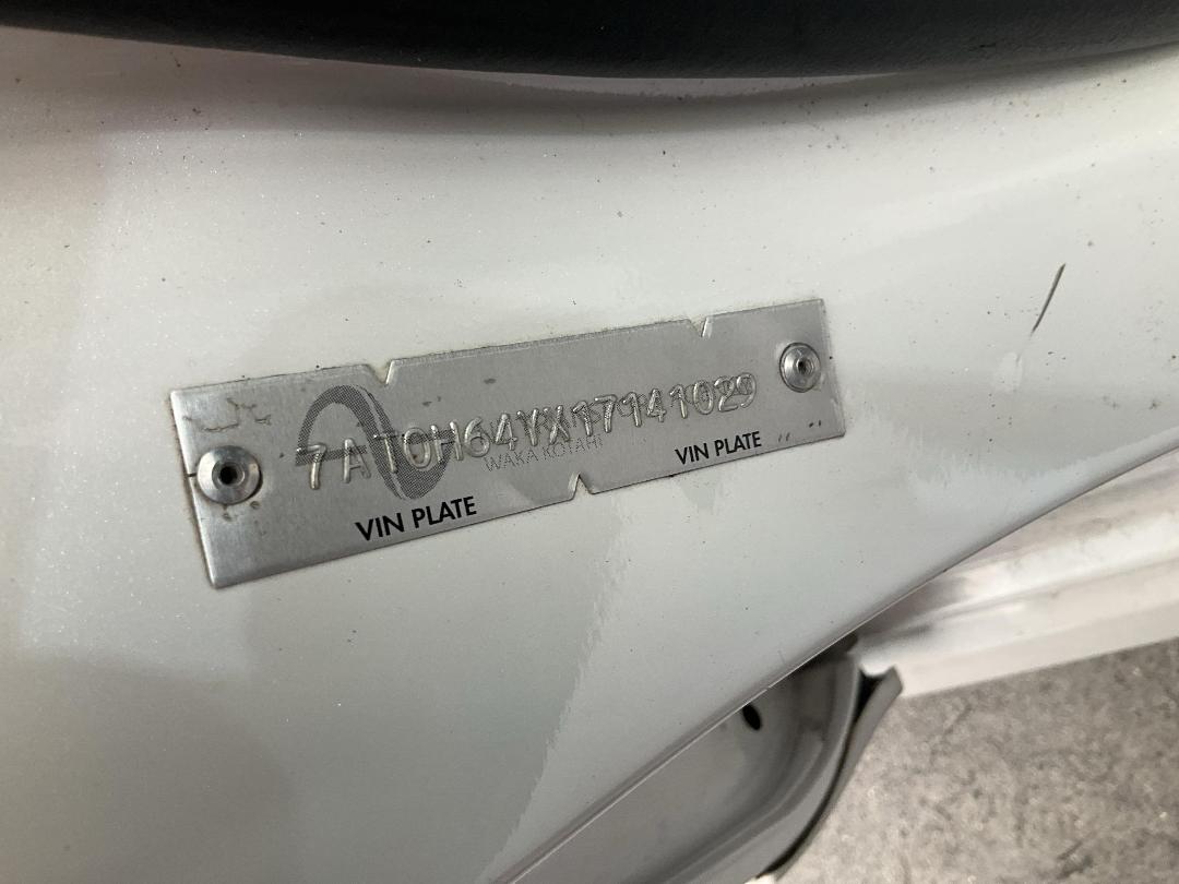 Photo '16' of Toyota Sienta