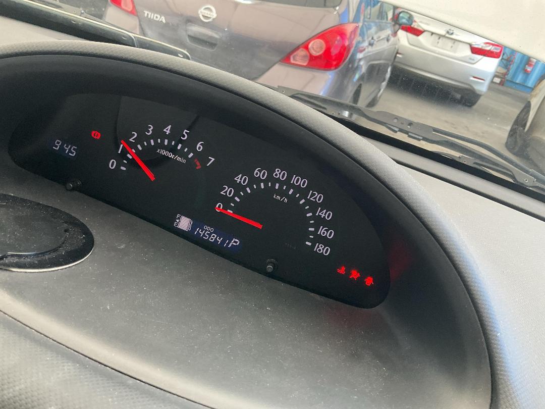 Photo '17' of Toyota Sienta