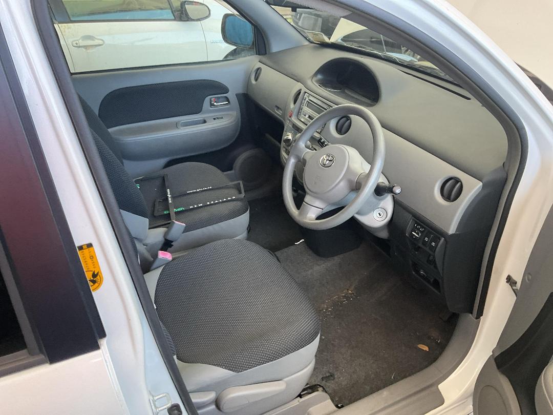 Photo '19' of Toyota Sienta