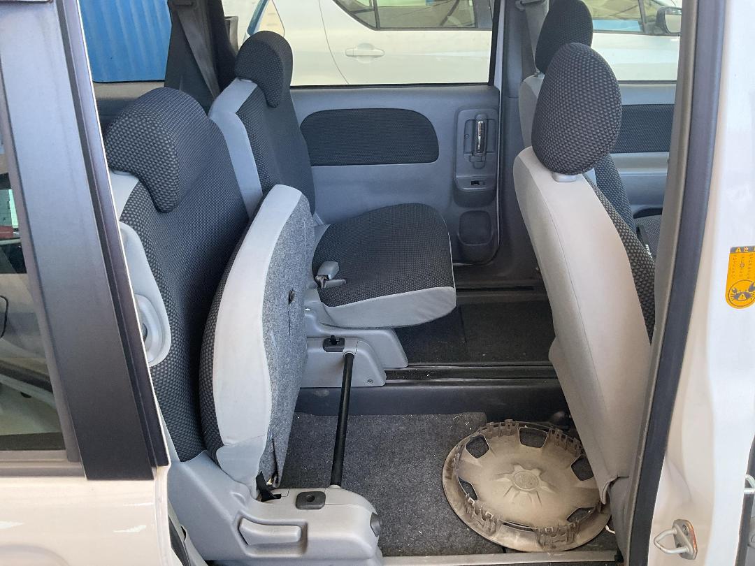 Photo '20' of Toyota Sienta