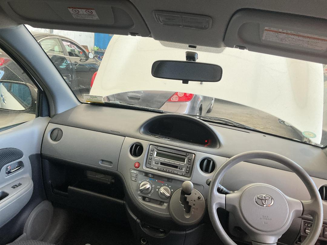 Photo '21' of Toyota Sienta