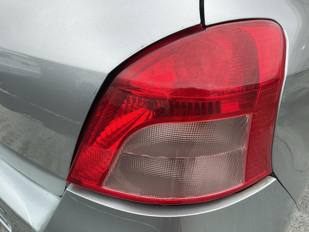 Photo '19' of Toyota Vitz Photo '19' of Toyota Vitz