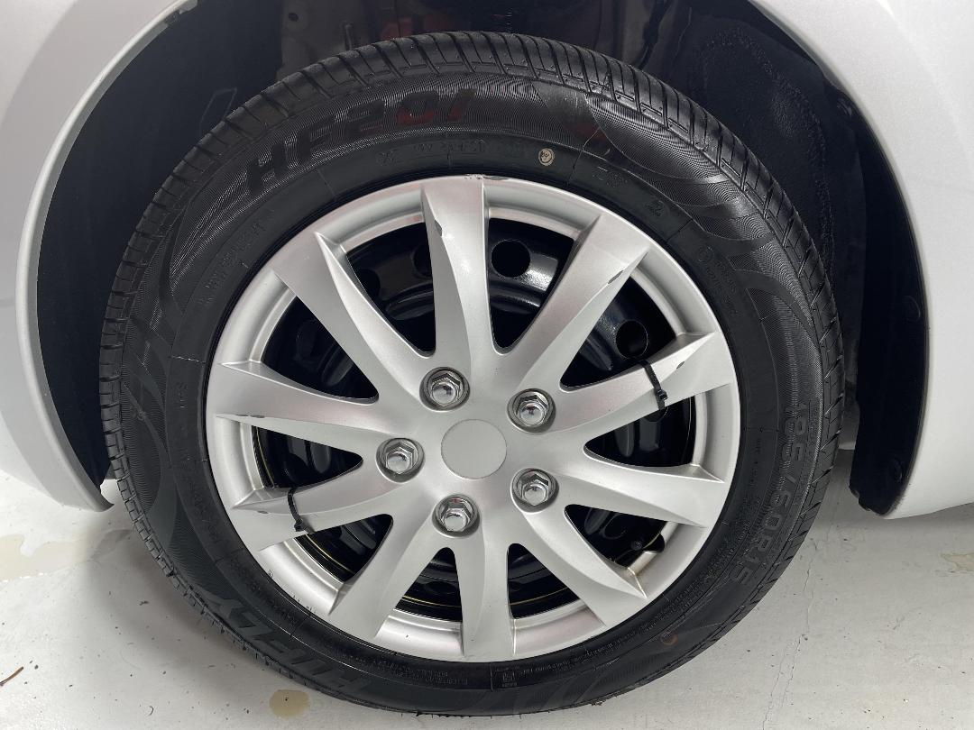 Photo '10' of Toyota Vitz