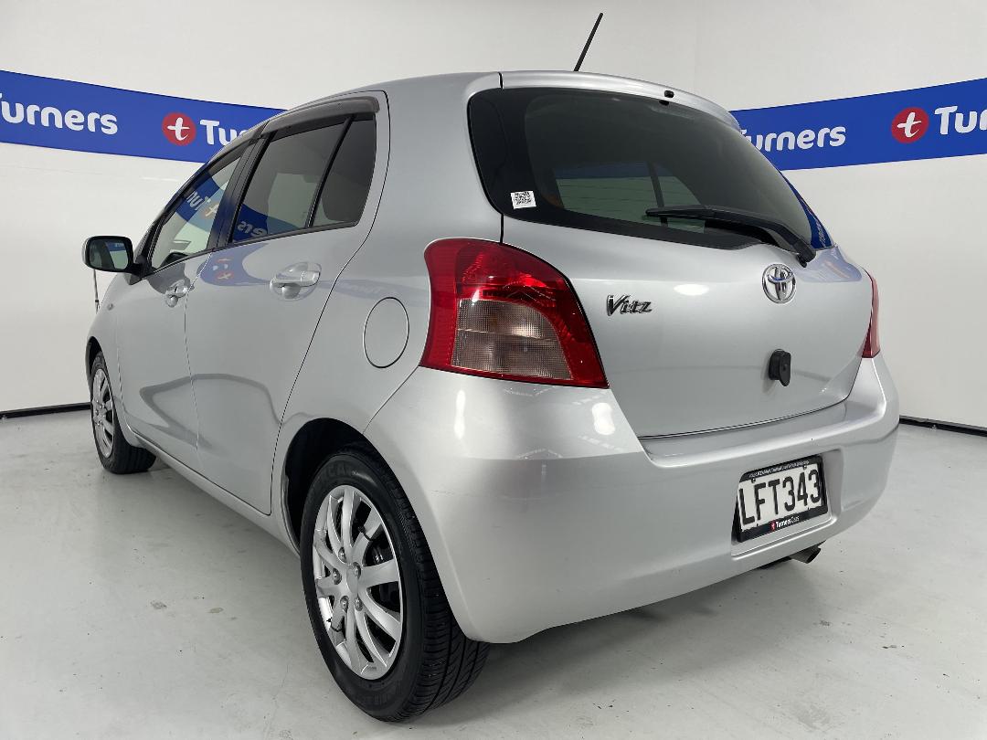 Photo '5' of Toyota Vitz