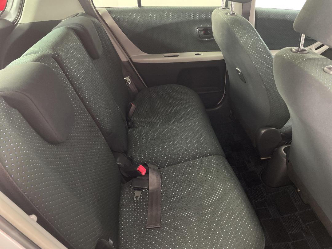 Photo '20' of Toyota Vitz