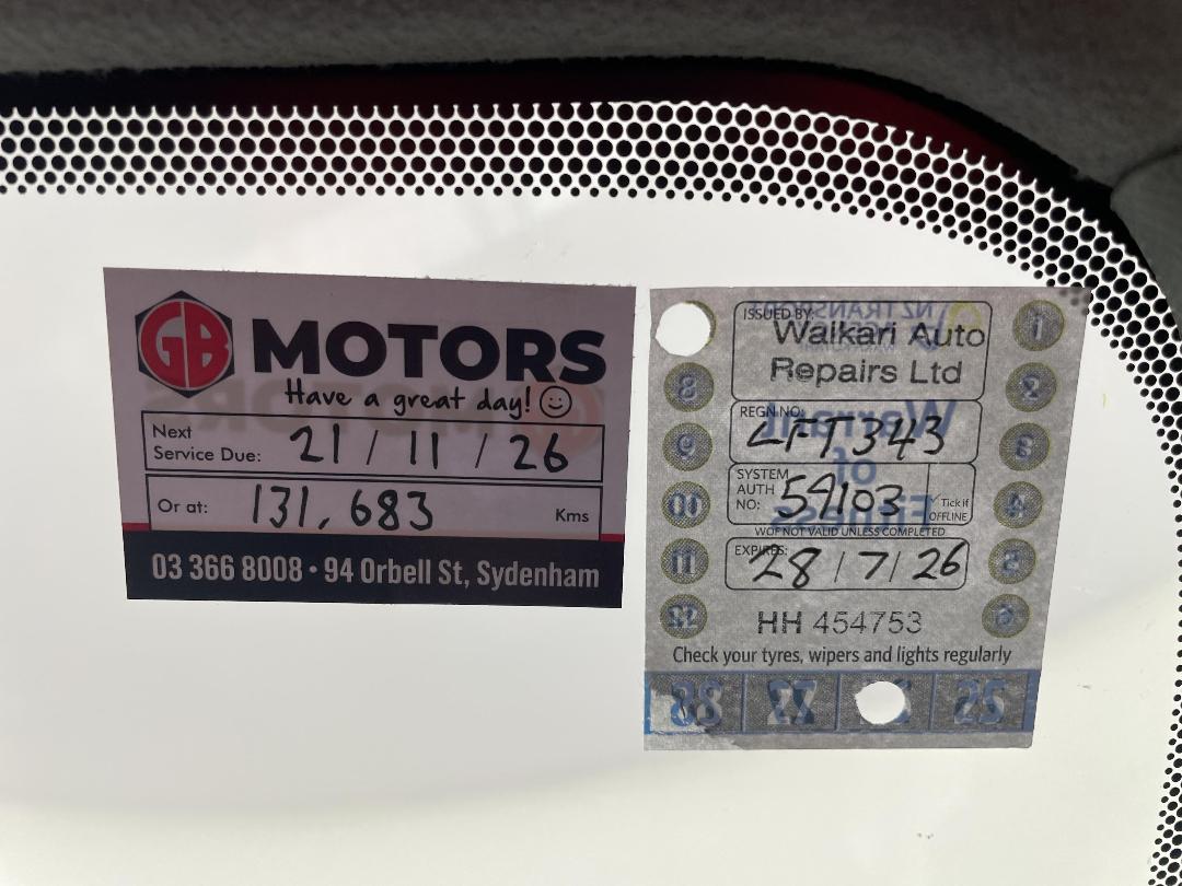 Photo '24' of Toyota Vitz