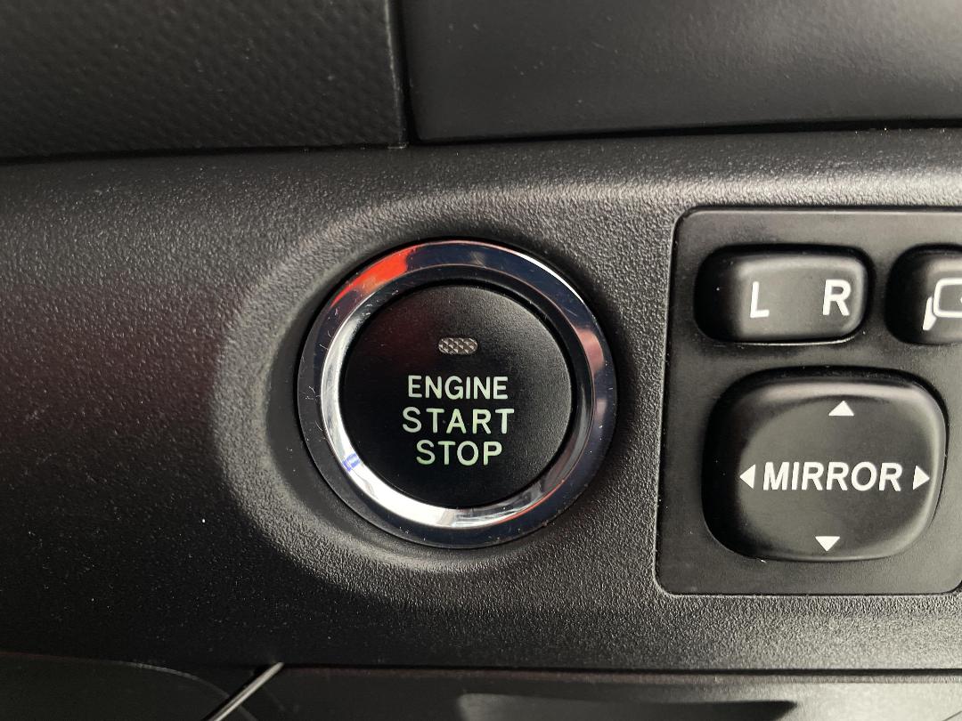 Photo '23' of Toyota Vitz