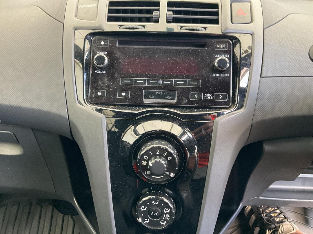 Photo '11' of Toyota Vitz RS Photo '11' of Toyota Vitz RS