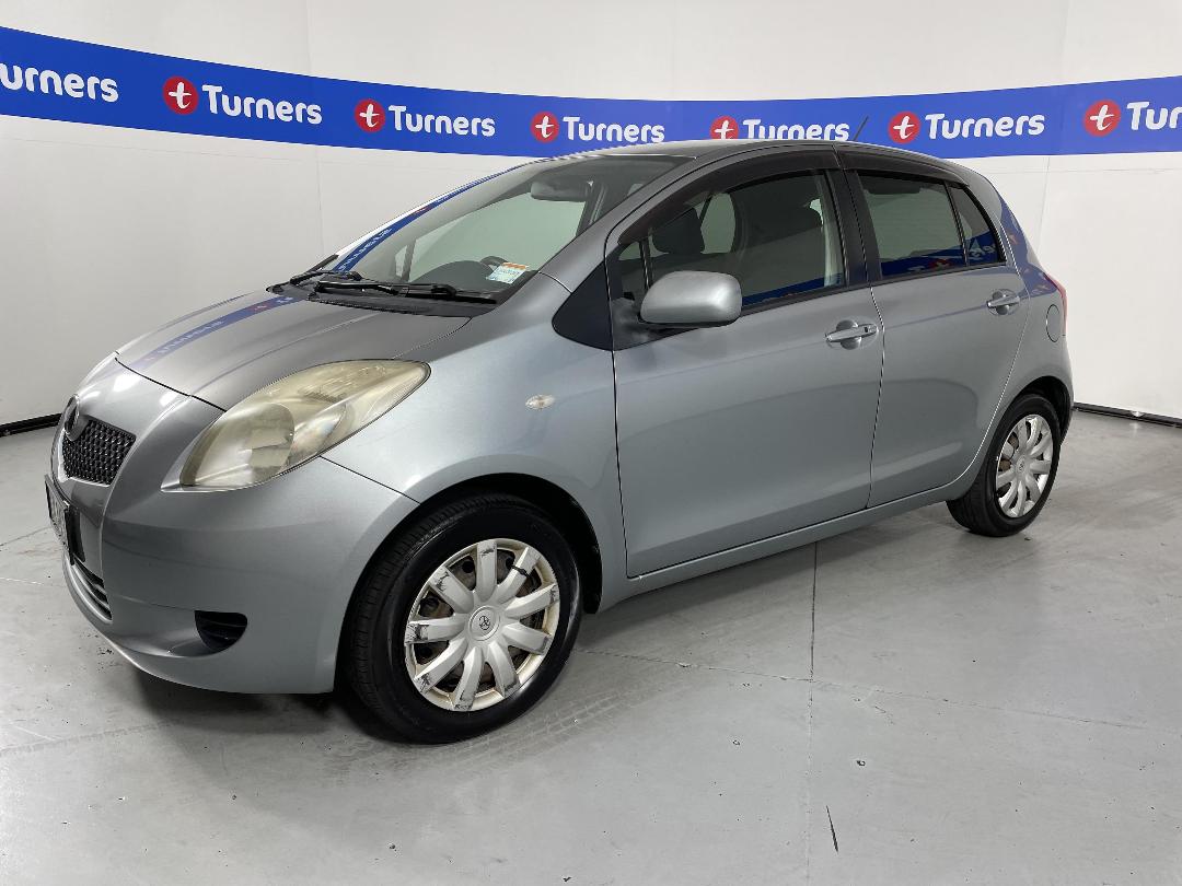 Photo '4' of Toyota Vitz