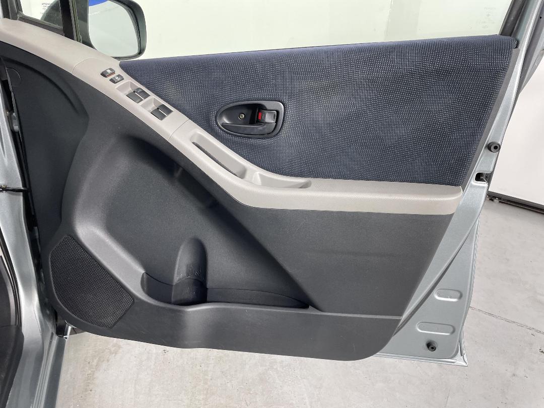 Photo '15' of Toyota Vitz