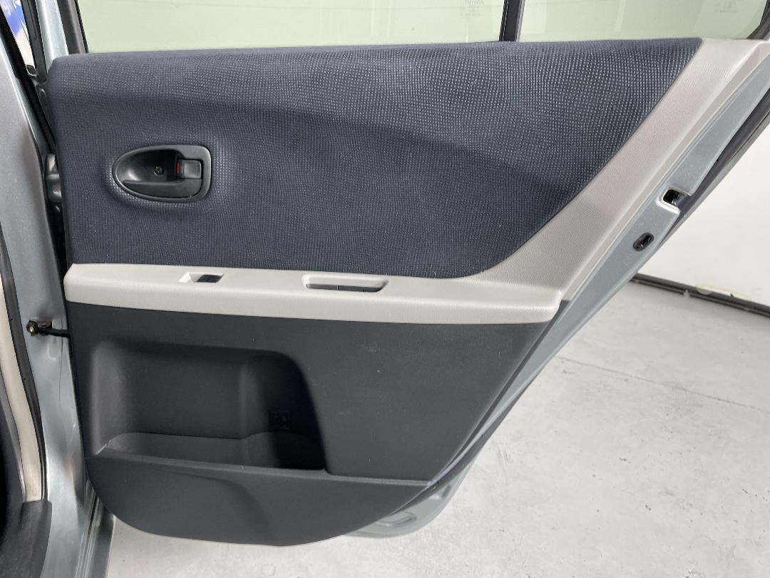 Photo '19' of Toyota Vitz