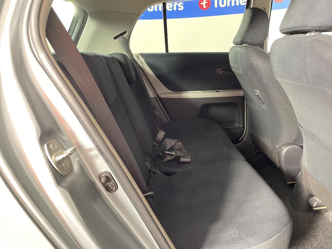 Photo '20' of Toyota Vitz