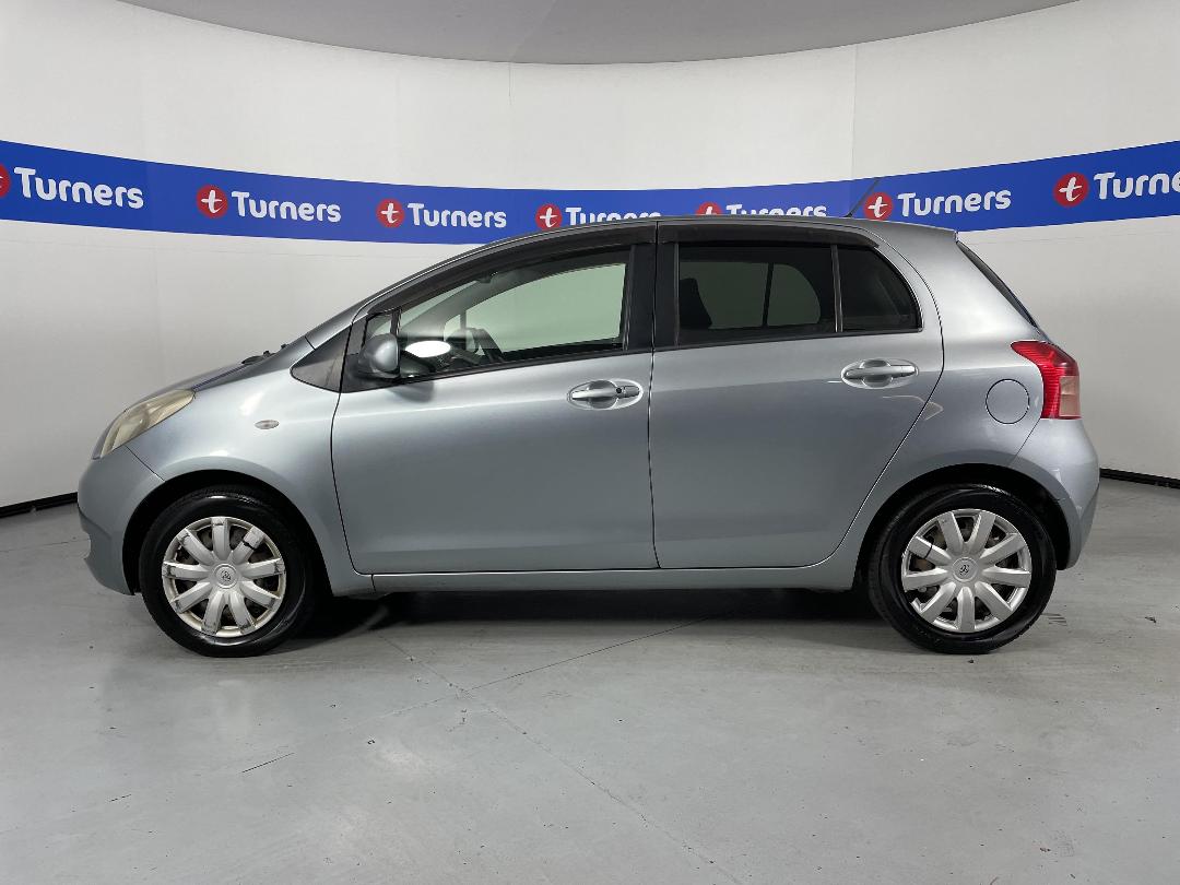 Photo '24' of Toyota Vitz