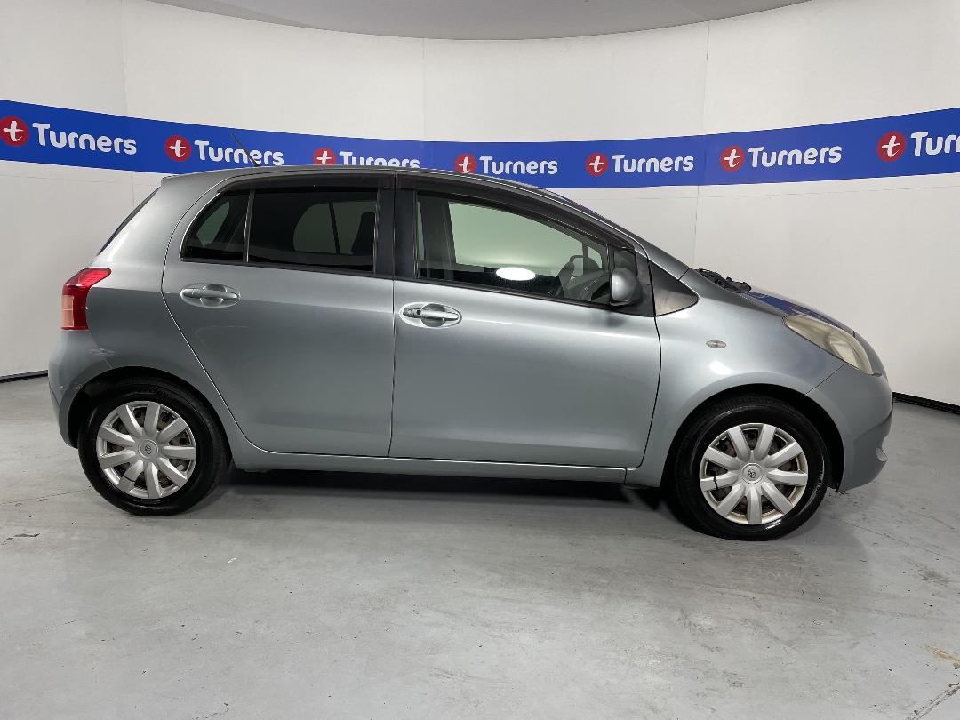 Photo '23' of Toyota Vitz