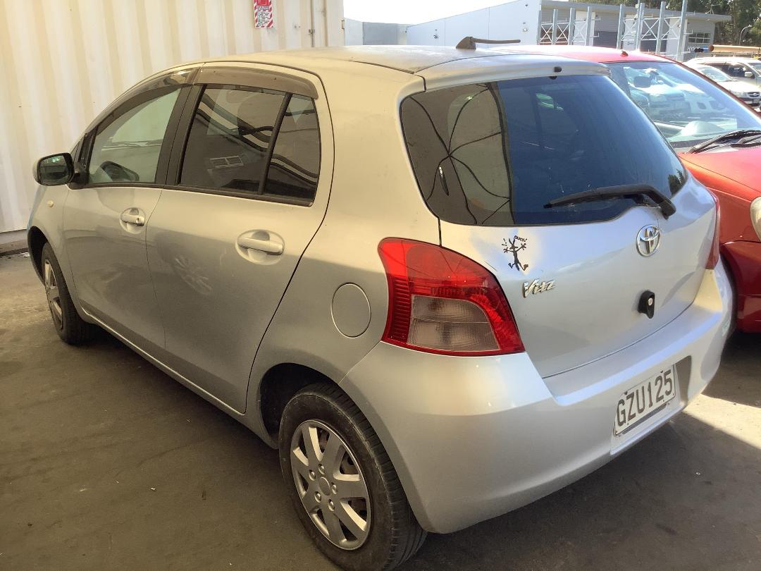 Photo '5' of Toyota Vitz Photo '5' of Toyota Vitz