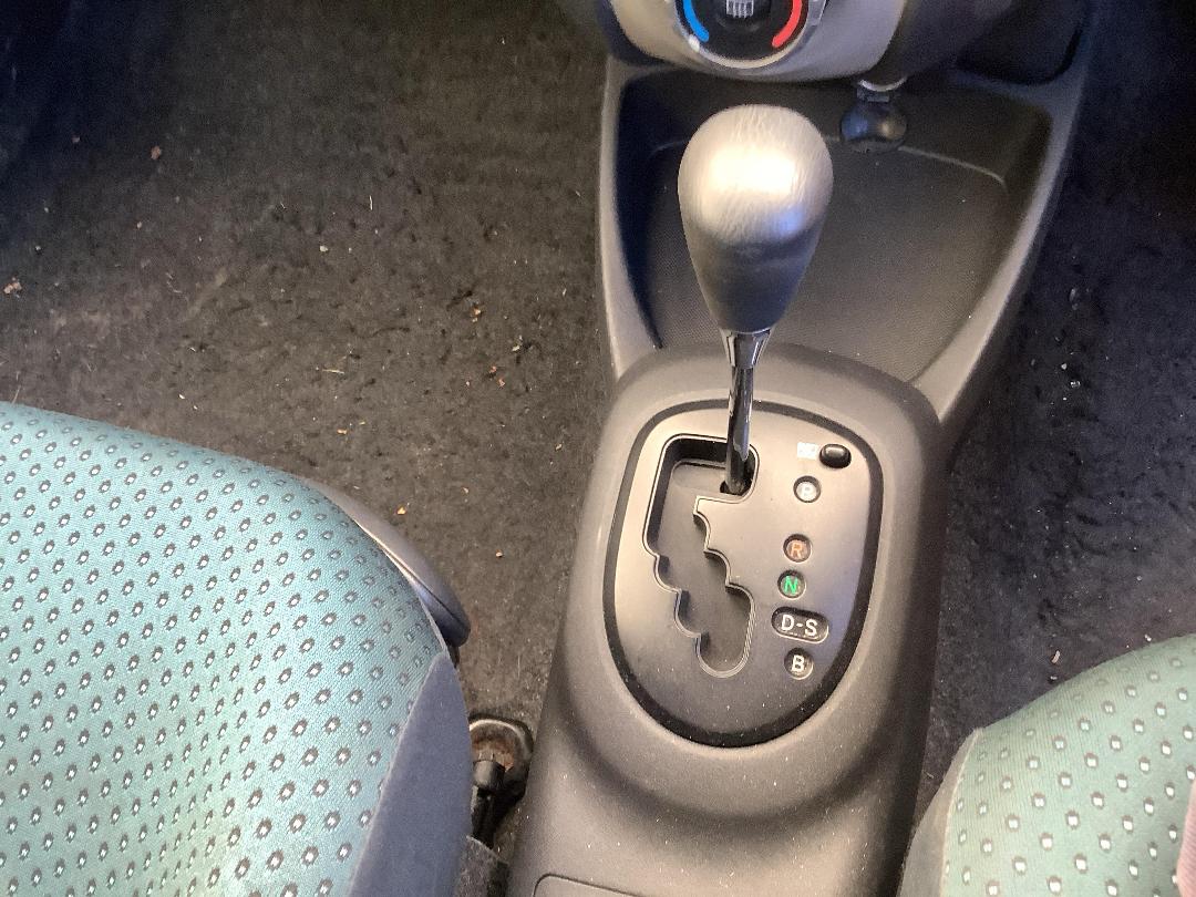 Photo '16' of Toyota Vitz Photo '16' of Toyota Vitz