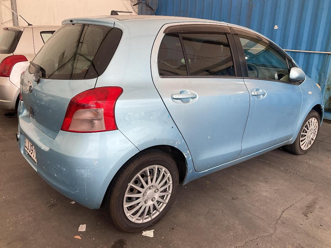 Photo '4' of Toyota Vitz