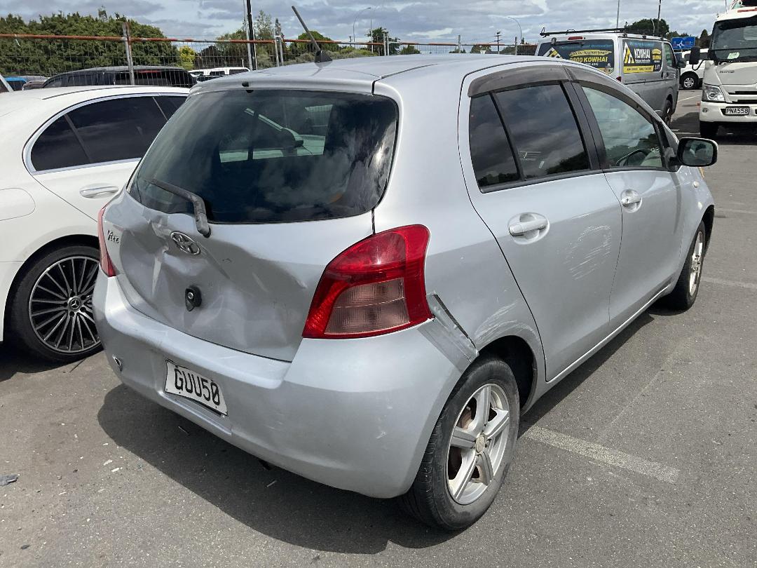 Photo '4' of Toyota Vitz 1.3L