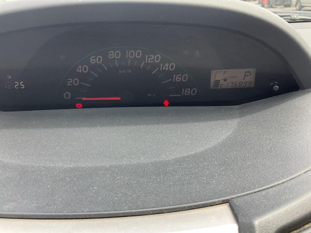 Photo '13' of Toyota Vitz 1.3L