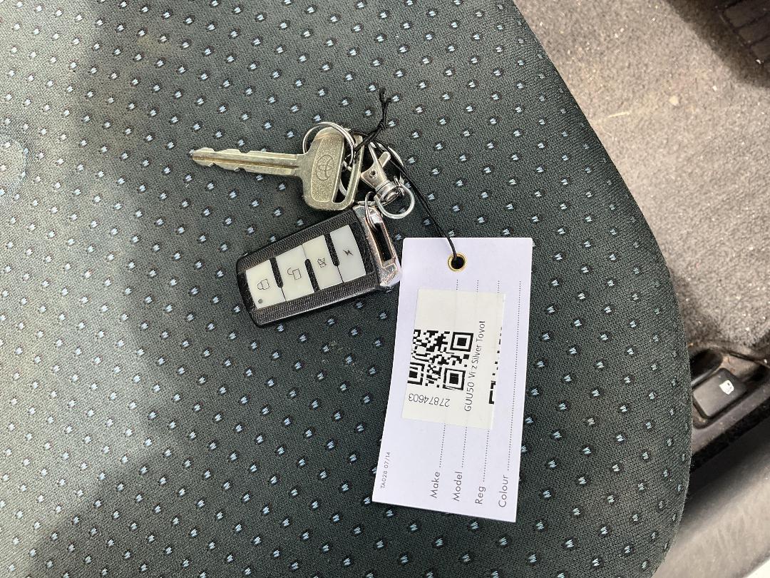 Photo '14' of Toyota Vitz 1.3L