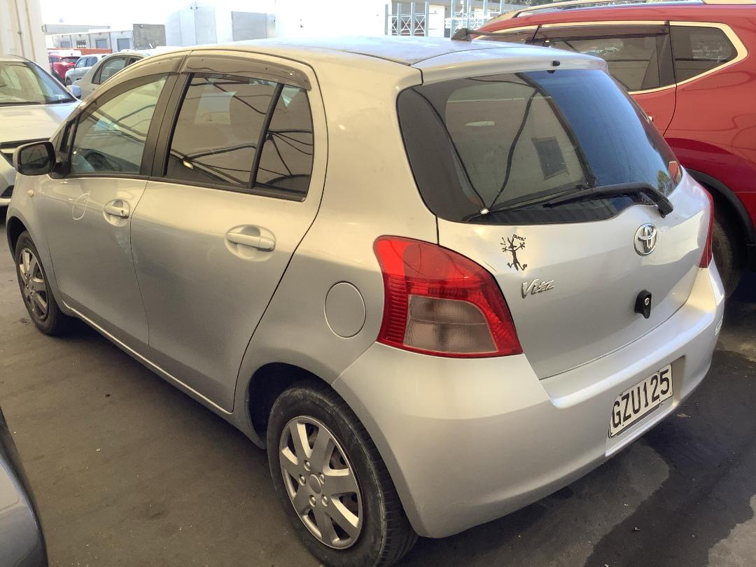 Photo '5' of Toyota Vitz Photo '5' of Toyota Vitz