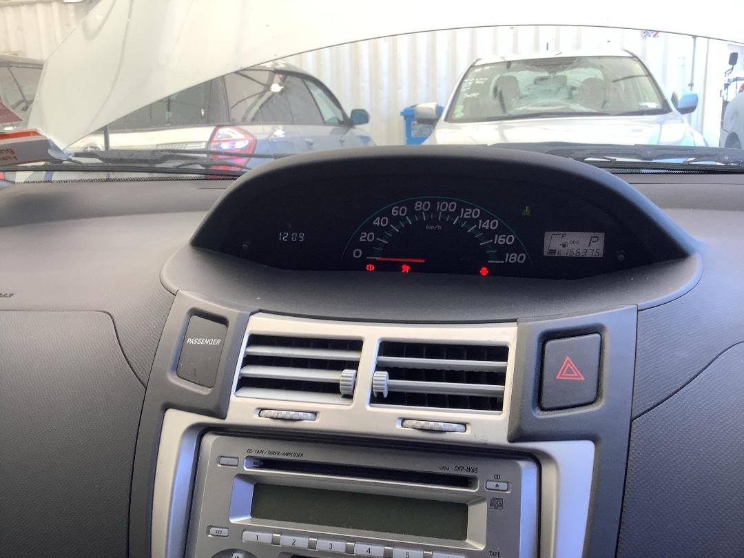 Photo '14' of Toyota Vitz Photo '14' of Toyota Vitz