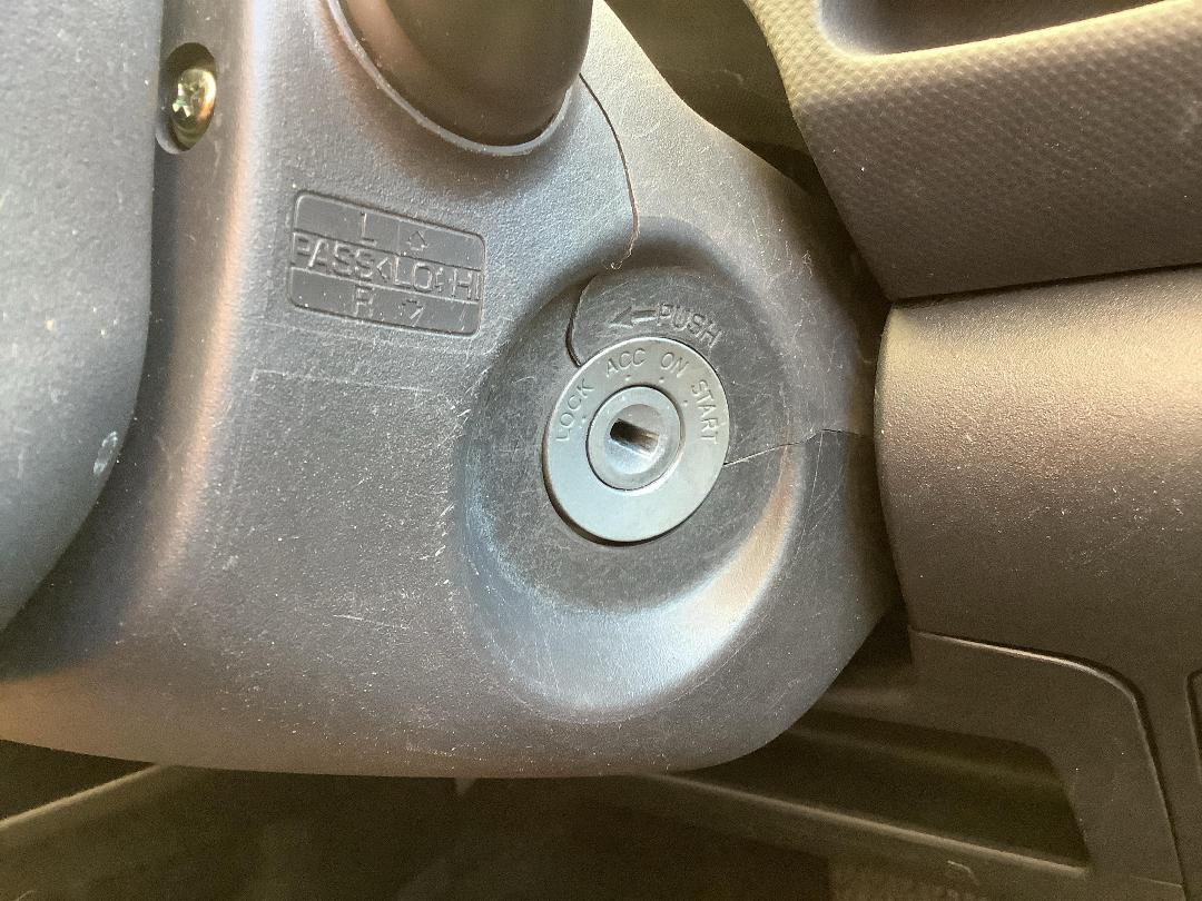 Photo '17' of Toyota Vitz Photo '17' of Toyota Vitz