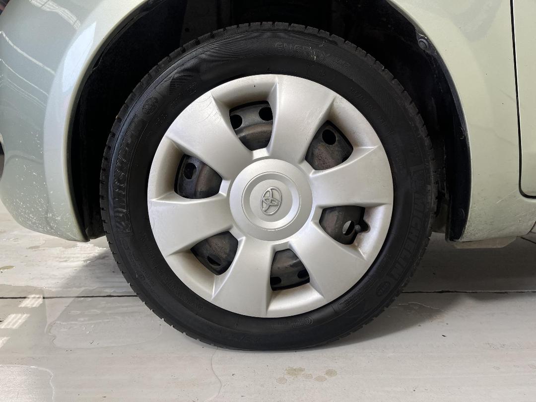 Photo '10' of Toyota Vitz