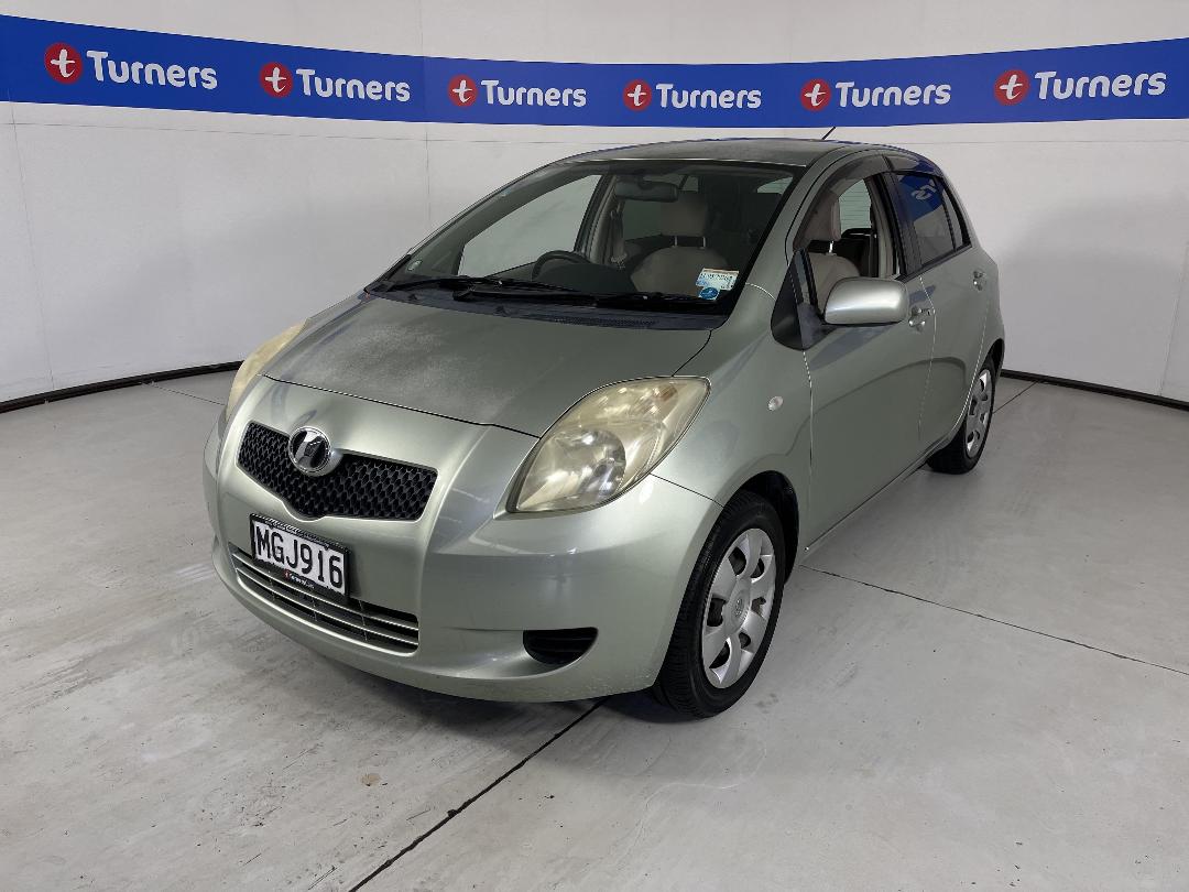 Photo '4' of Toyota Vitz