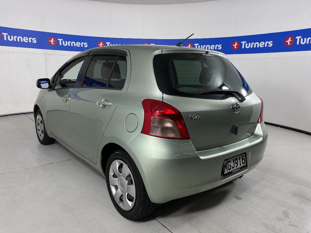 Photo '5' of Toyota Vitz