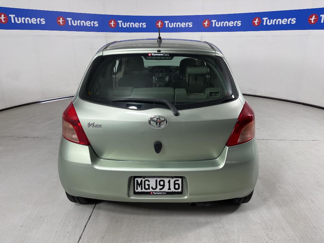 Photo '6' of Toyota Vitz