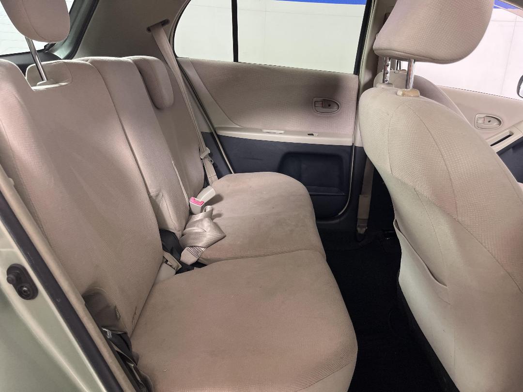 Photo '20' of Toyota Vitz