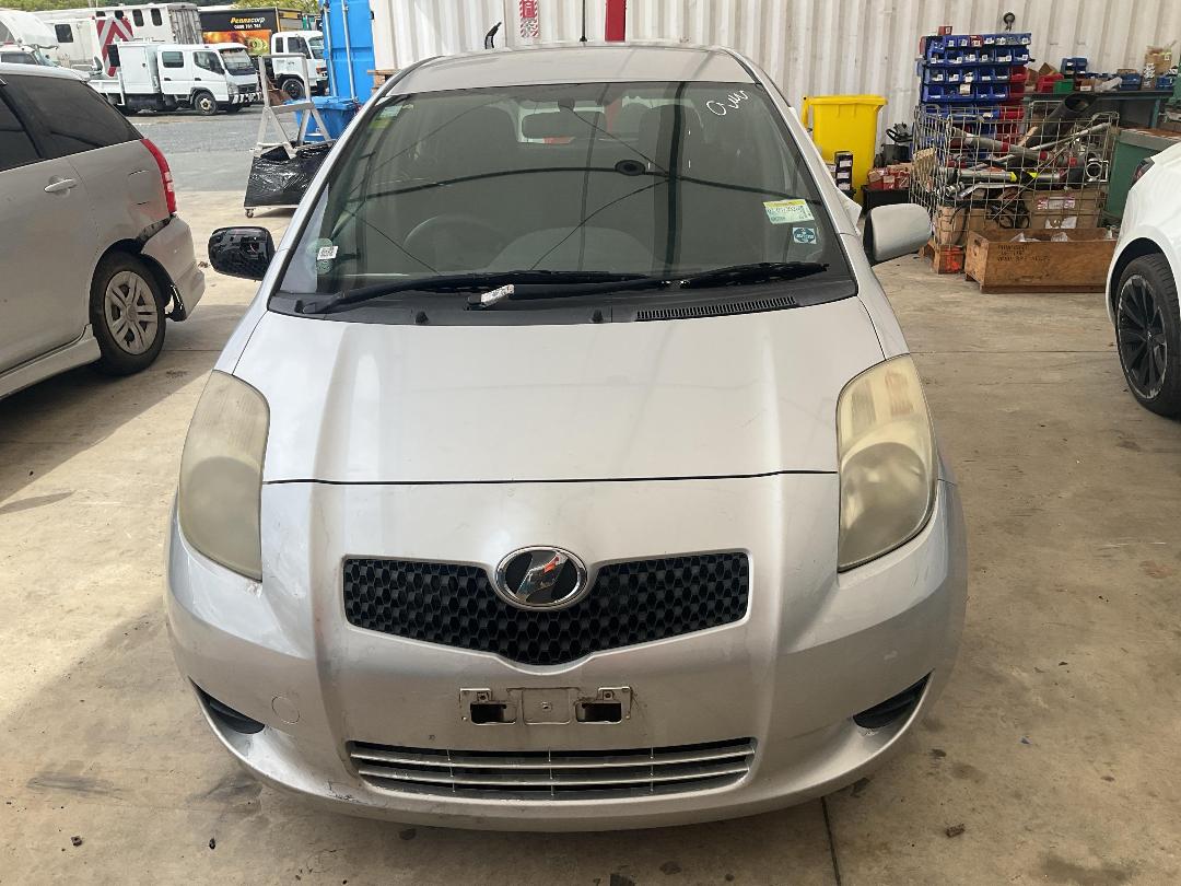 Photo '2' of Toyota Vitz Photo '2' of Toyota Vitz