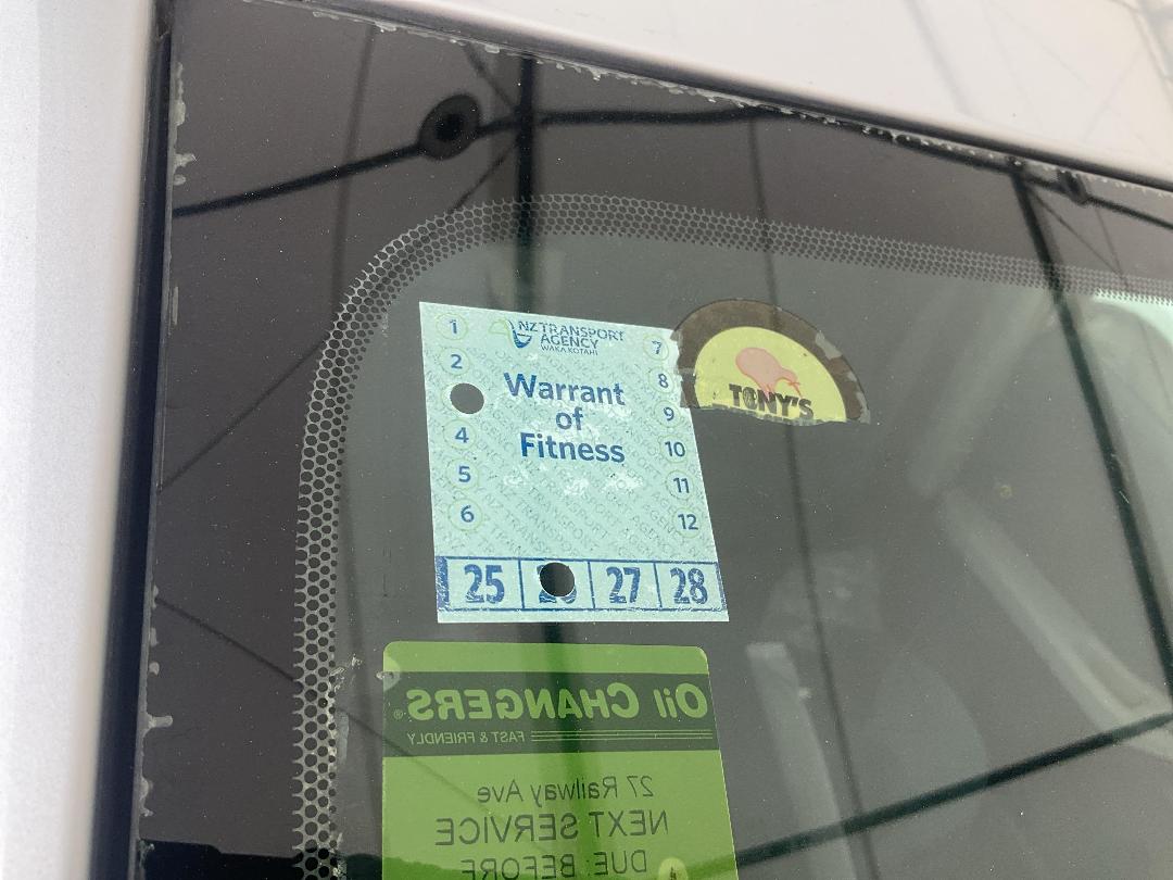 Photo '13' of Toyota Vitz Photo '13' of Toyota Vitz