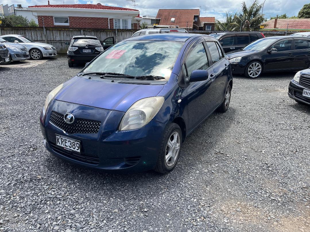 Photo '3' of Toyota Vitz