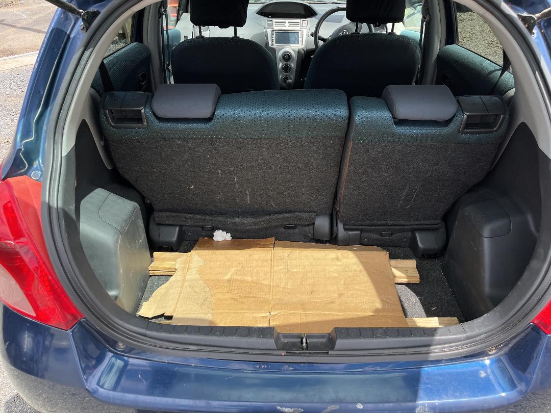 Photo '12' of Toyota Vitz