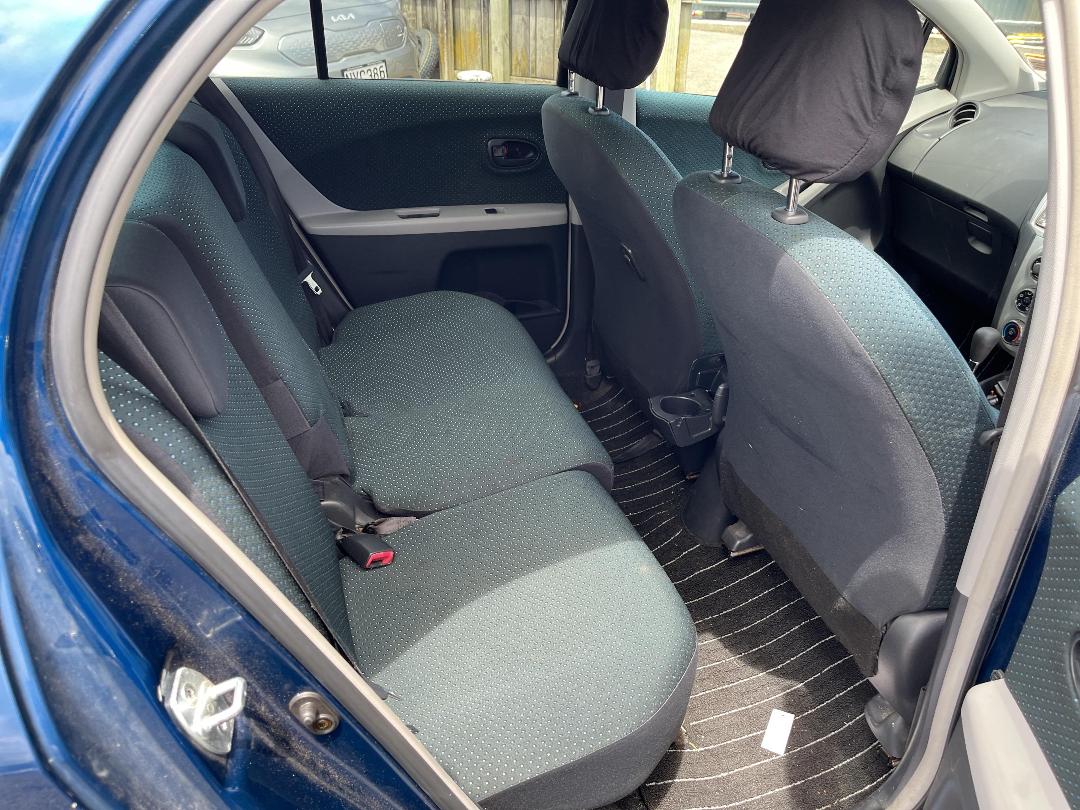 Photo '18' of Toyota Vitz