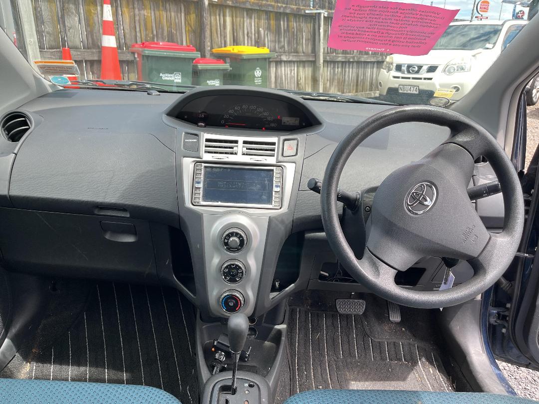 Photo '15' of Toyota Vitz