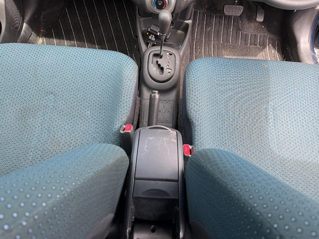 Photo '16' of Toyota Vitz