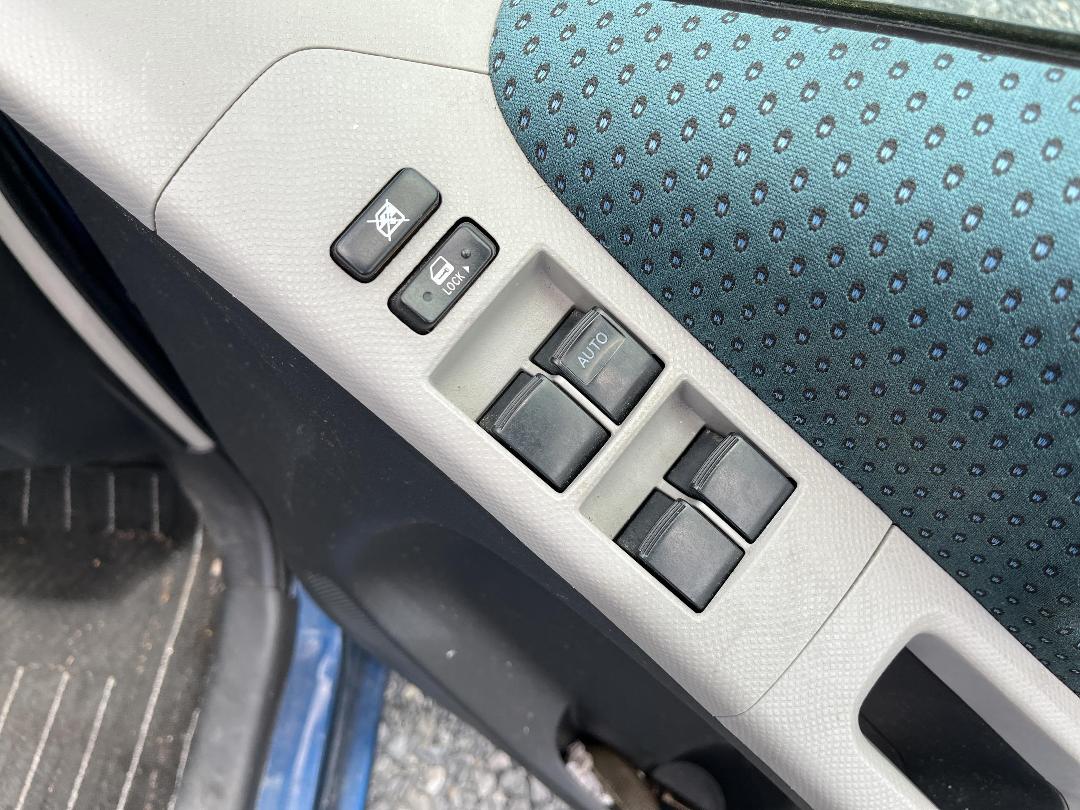 Photo '21' of Toyota Vitz