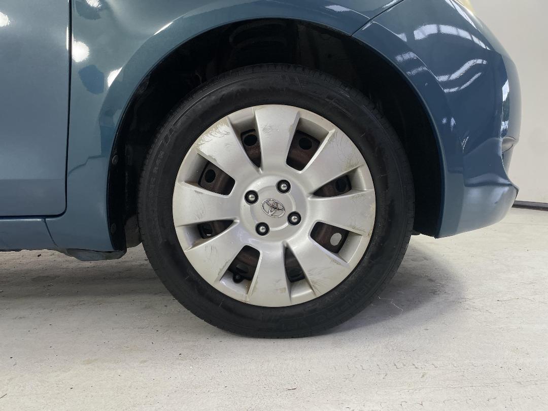 Photo '9' of Toyota Vitz